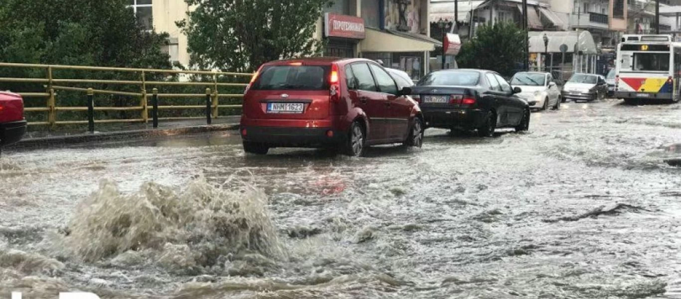 Κακοκαιρία «Μπάλλος»: Μήνυμα από το «112» και στη Θεσσαλονίκη - «Αποφύγετε άσκοπες μετακινήσεις»